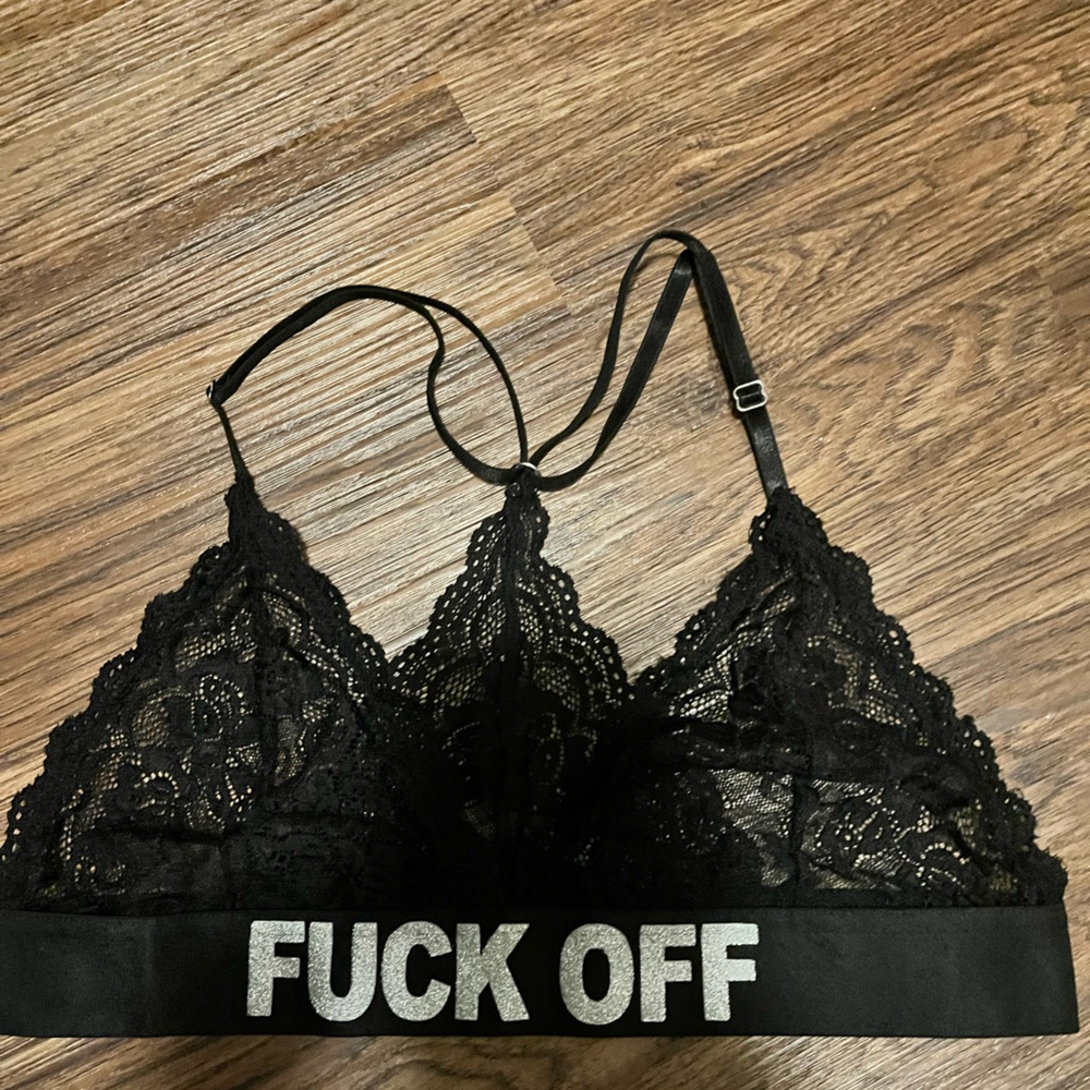 🆕Body rage lace sports bra (F… Off) size L fits like a 0-2